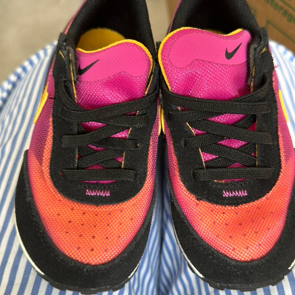 Nike toddler shoes size 8
